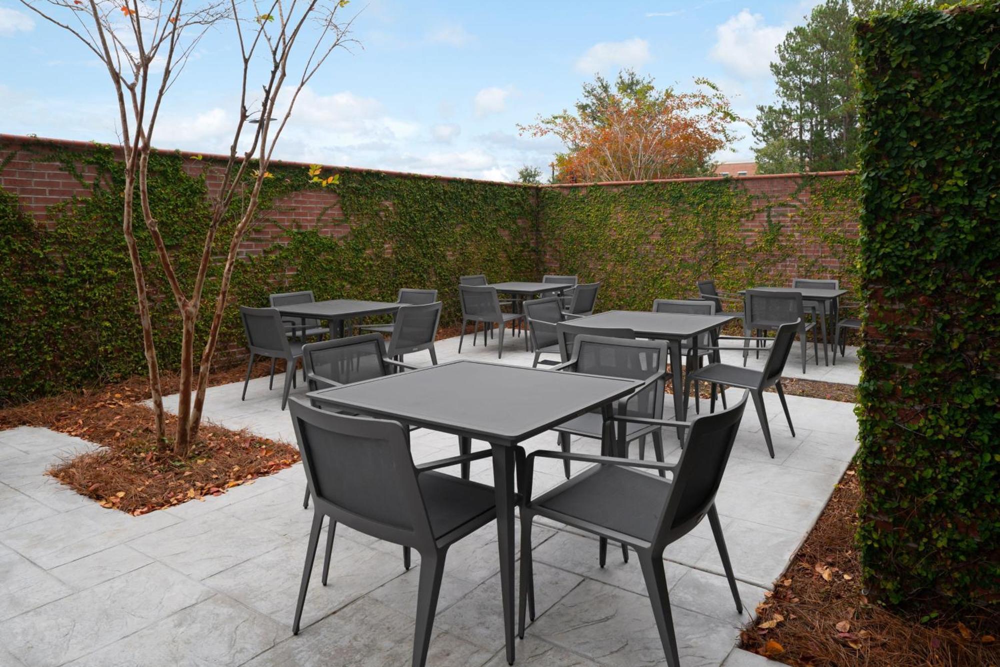 Courtyard By Marriott Charleston Summerville Exterior photo