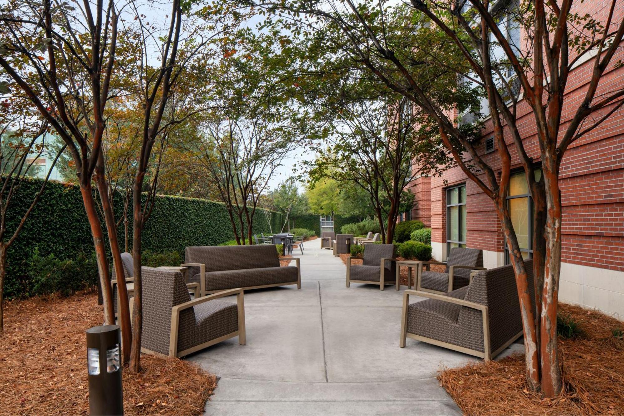 Courtyard By Marriott Charleston Summerville Exterior photo